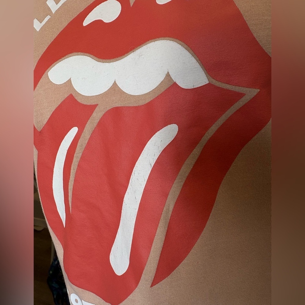 Rolling Stones Logo Band Tee Tan Pale Pink Graphic T-Shirt Size XS Rock Music - Picture 6 of 10